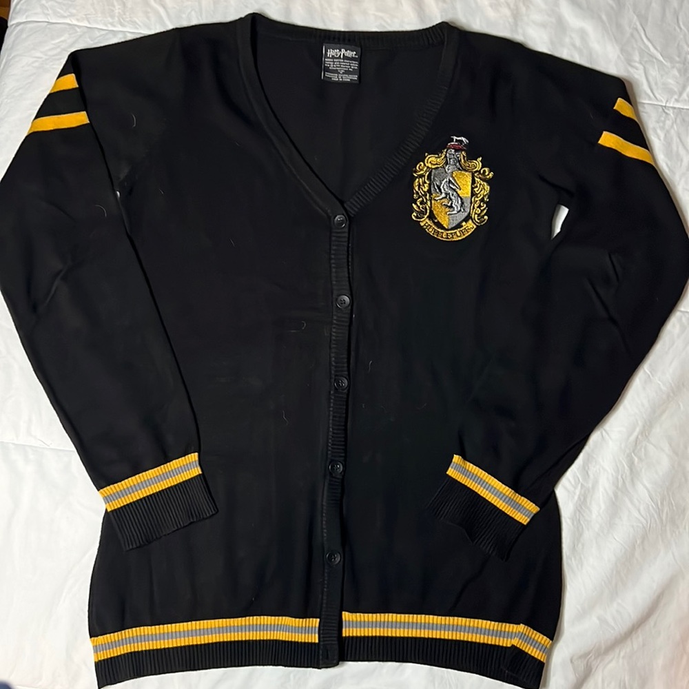 Official Harry Potter Hufflepuff House Cardigan - size medium